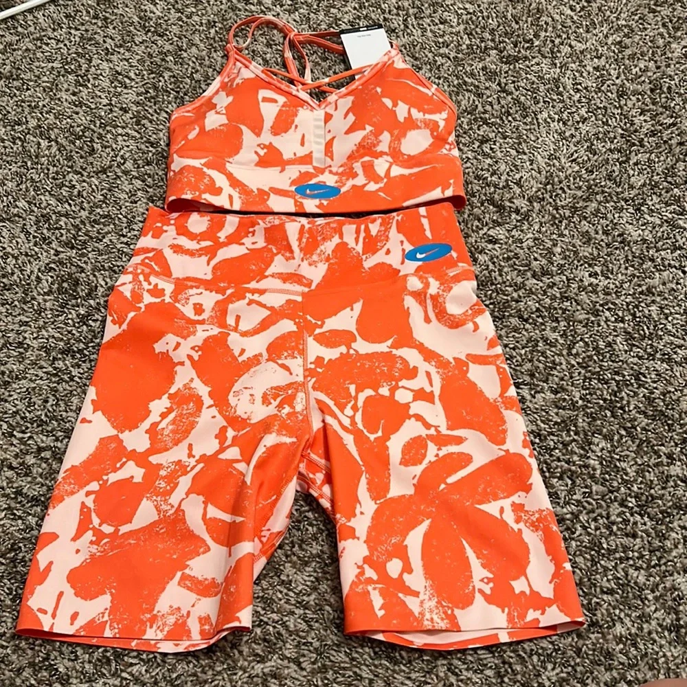 Nike Small Set - Picture 1 of 3